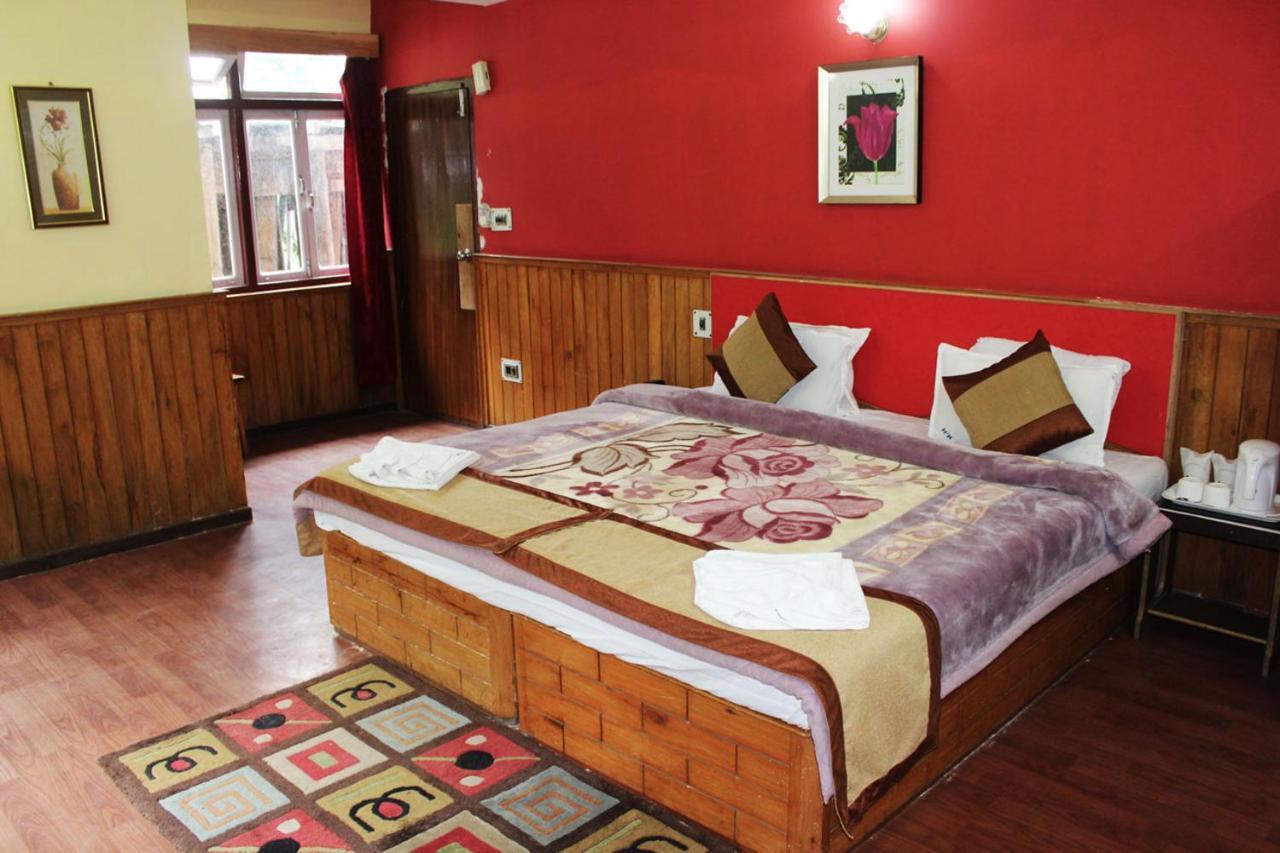 Norling Retreat Hotel Pelling Exterior foto